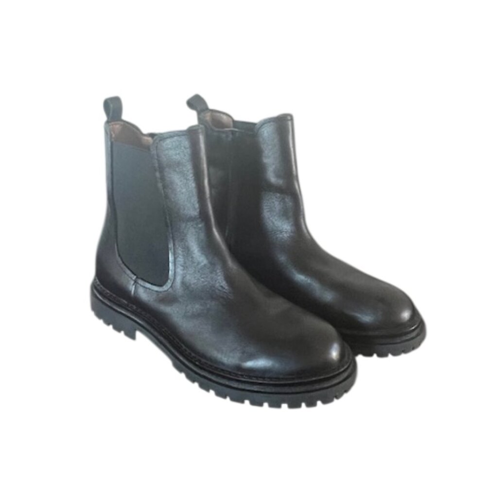 ZARA Black Leather Chelsea Fashion Boots Size 6.5/EU 37 Rugged Tread Sole